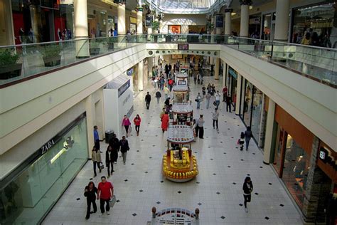 roosevelt field watch store.